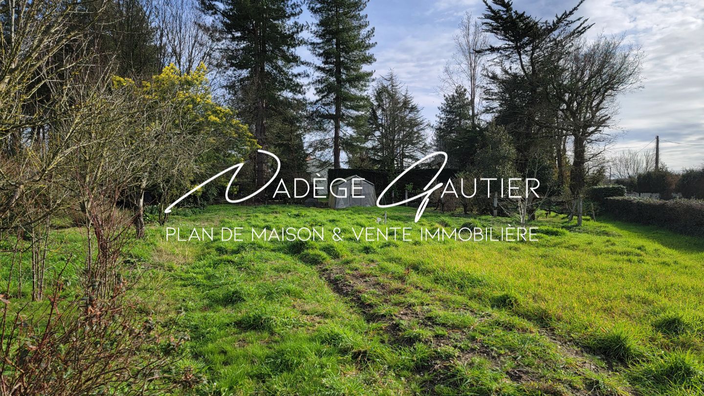 Terrain constructible 1 037 m² - Challans